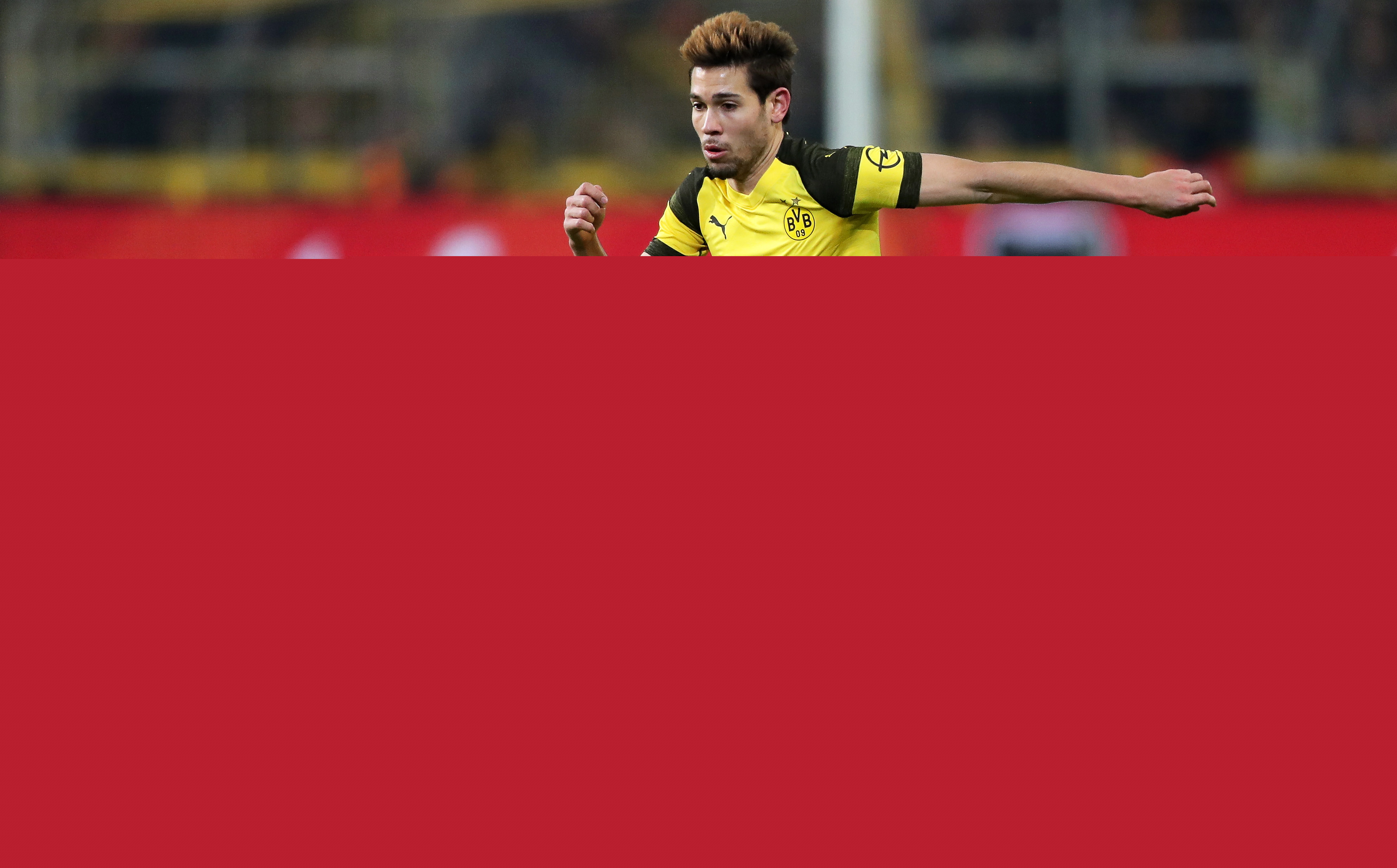 海港在亚冠已跨赛季10场不胜，上次赢球是整整一年前（亚冠赛场海港已10战未胜，距上次赢球整整一年）