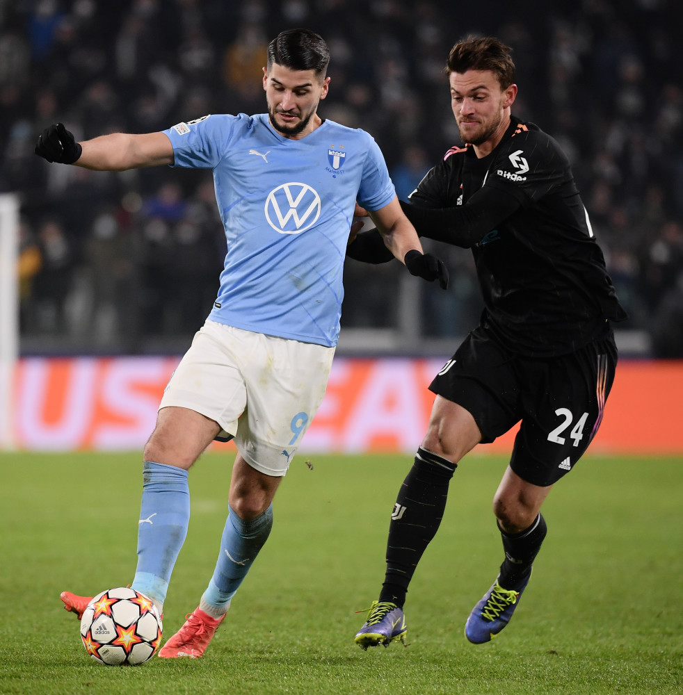 博主：原青岛海牛门将韩镕泽、原成都蓉城中场严鼎皓加盟辽宁铁人（据博主称：前海牛门将韩镕泽、前蓉城中场严鼎皓已加盟辽宁铁人）