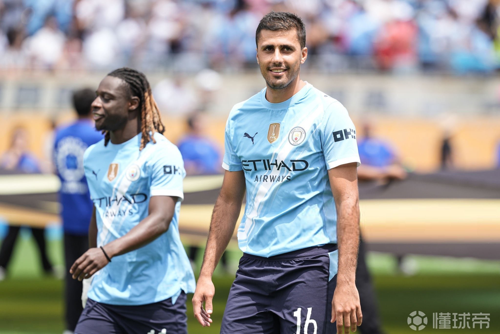 瓦伦西亚主席：大家的沮丧可以理解，但骂我家人没有意义（瓦伦西亚主席：理解沮丧情绪，但请不要辱骂我的家人）