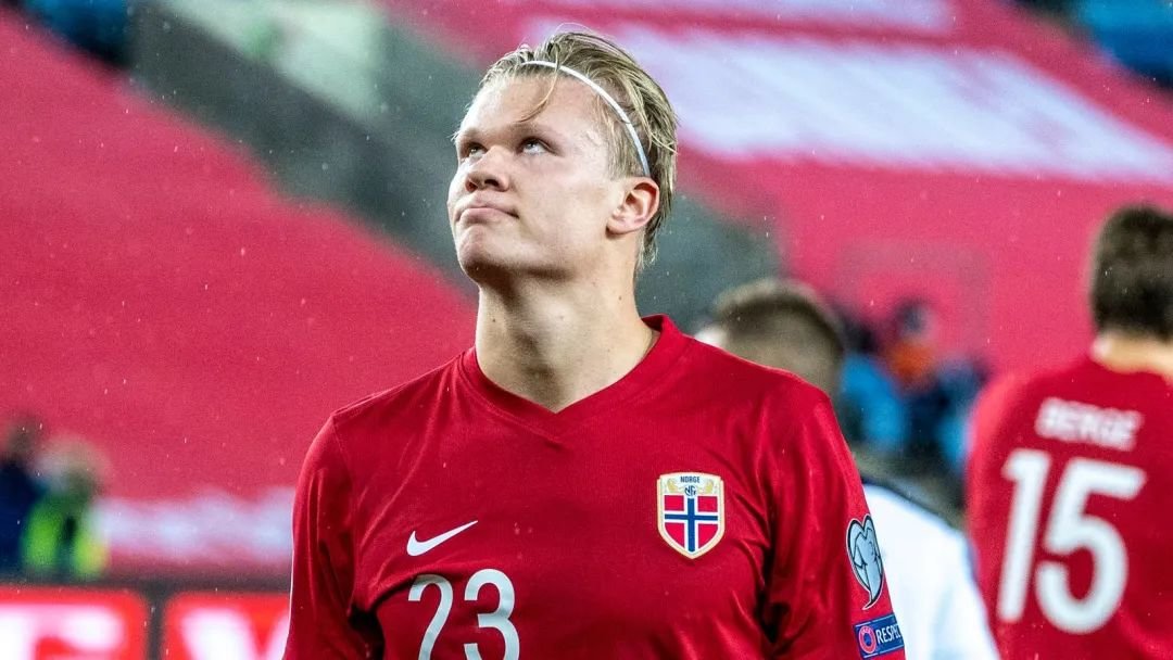 为纪念马拉多纳去世五周年，巴塞罗那阿根廷领事馆举办艺术展