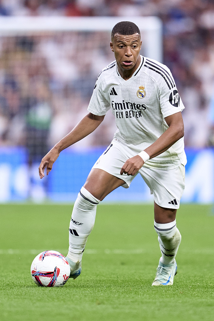 西甲第16轮红黑榜：西班牙集泡面头双星，拉菲尼亚生日快乐（西甲16轮红黑榜：西班牙泡面头双星抢镜，拉菲尼亚喜迎生日）