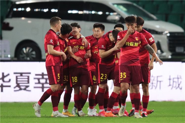 每体：巴萨考虑出售卡萨多并标价3000万欧，切尔西对他感兴趣